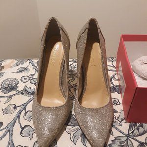 silver sparkle pumps
